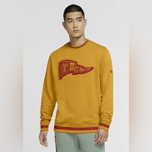 Nike Class of 72 club fleece crew neck sweater size M